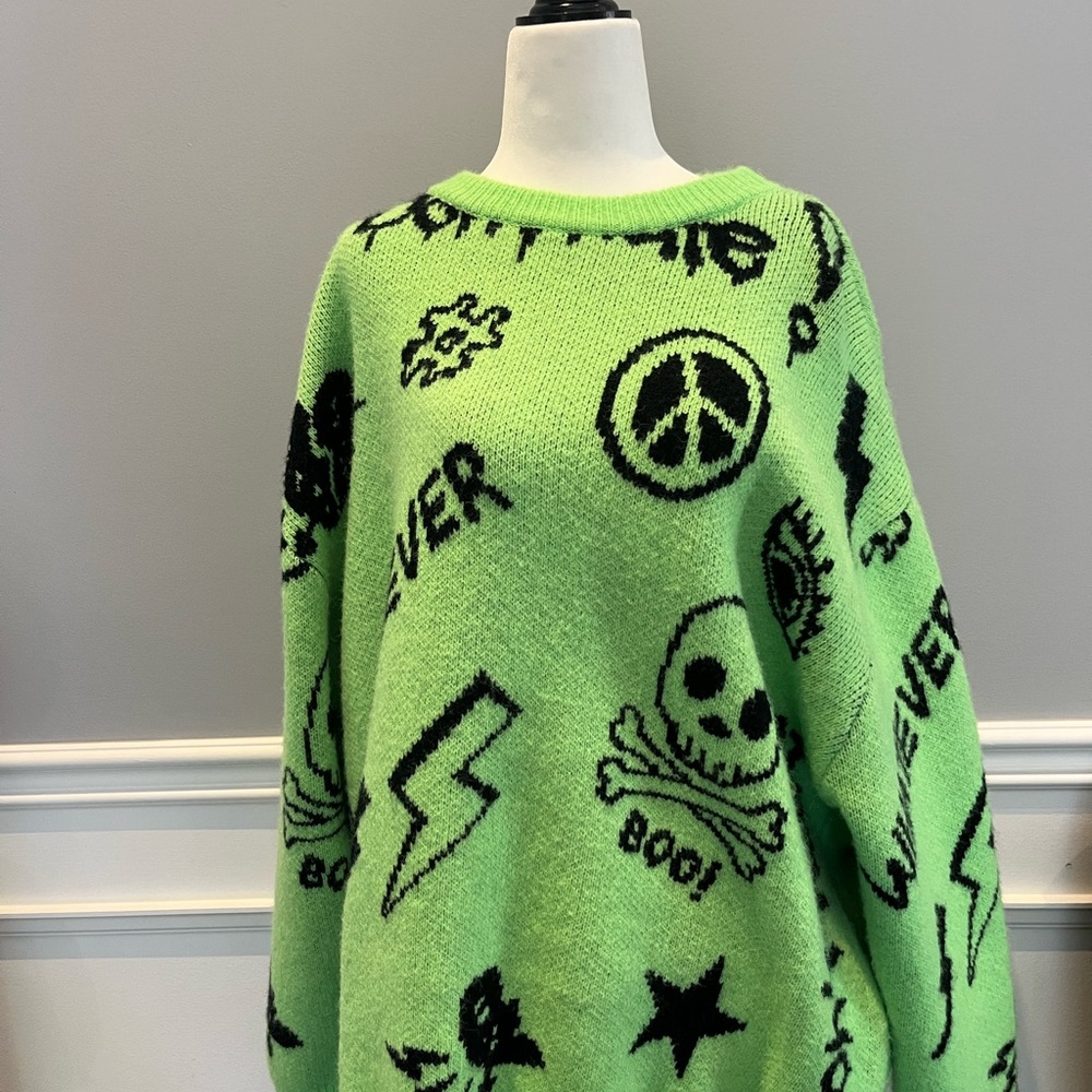 Adika sweater, size M-L, green with funky black printing - Picture 1 of 9